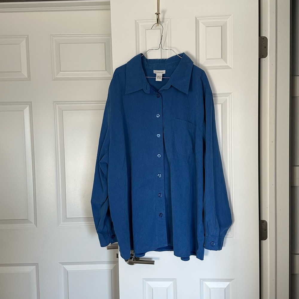 Avenue 26/28 Button Down Blue Shirt